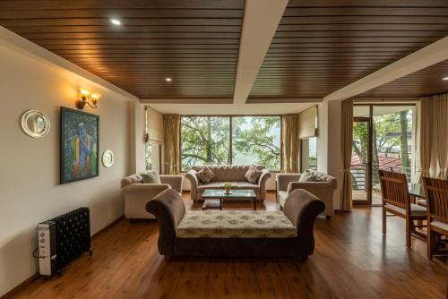 Mallital Maison | Pine Wood 2BHK Apartment Close to Naini Lake