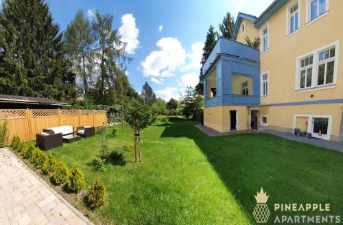 Buhlau/Weier Hirsch Appartement | Pineapple Apartments Dresdner Heide mit Garten