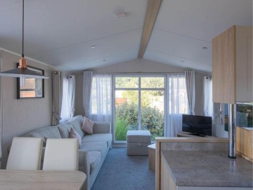 Wells-next-the-Sea Cabine | Pinewoods Park Style no.2 - sleeps 8 – no dogs
