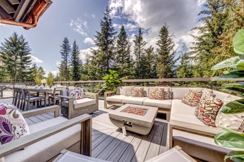 Upper Village Maison | Pinnacle Ridge 05 - Ski In Ski Out, Private Hot Tub, Gas Fireplace