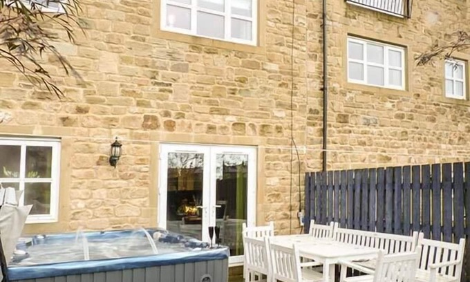 Cowling Cottage | Pinnacle View, COWLING
