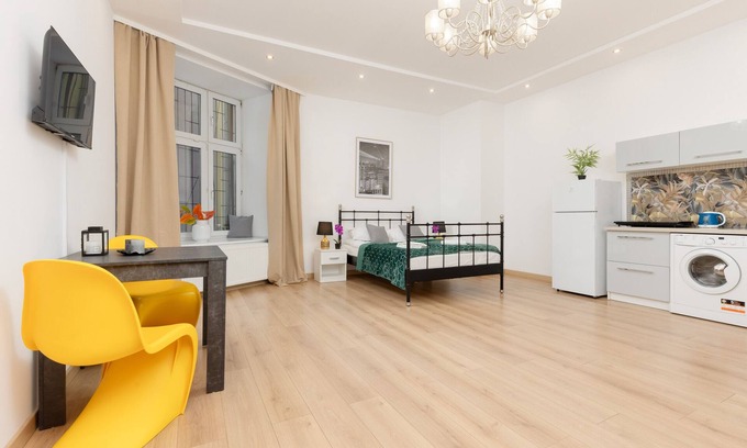 Srodmiescie Appartement | Piotrkowska 79 | Wifi, Studio, Lodz