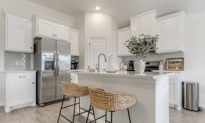 Moore Maison | Piper Place | A Modern Stay in Moore