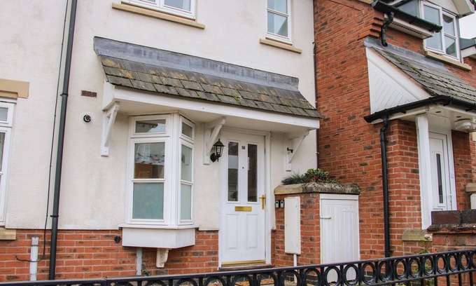 Shrewsbury Maison | PIPPIN'S PLACE, pet friendly, with a garden in Shrewsbury