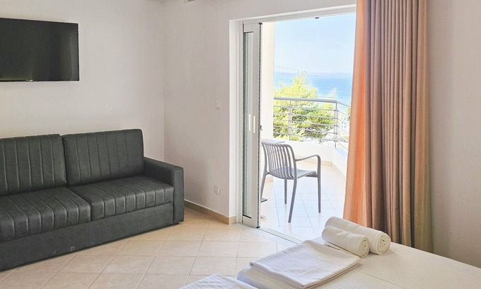 Qafe e Gjashtes Appartement | Pirali Studio 005 with Free Parking