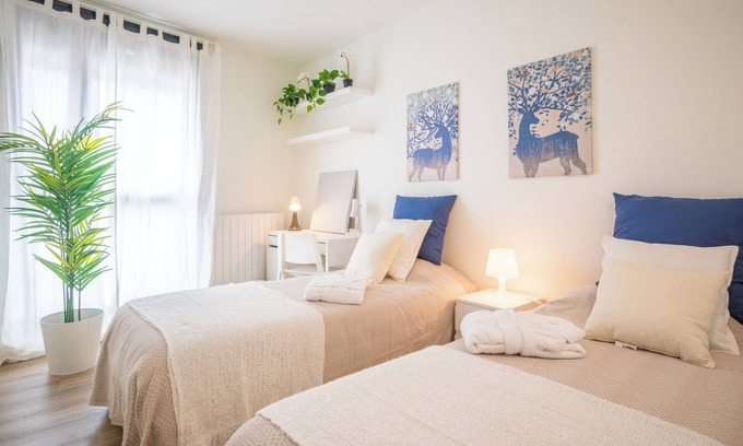 La Marina del Prat Vermell Appartement | Piso Moderno 4 Dormitorios con Piscina, , Gimnasio, Sala de Yoga y Parking