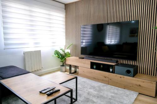 Distrito Llano Appartement | Piso muy moderno y céntrico