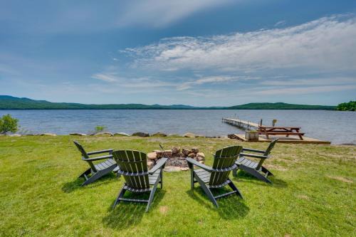 Pittsburg Maison | Pittsburg Lake House with Magalloway Mountain Views!