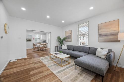 Pittsburgh Appartement | Pittsburgh Spacious and Modern Three Bedroom Apartment with Free Parking
