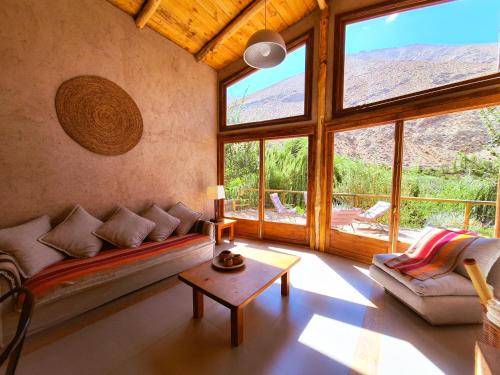Paiguano Cabine | Piuquenes Lodge - Cabañas, Viñedos y estrellas en Horcón, Valle de Elqui