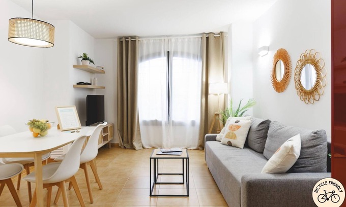 el Mercadal Appartement | Plaça Catalunya Terrace - Location vacances Gérone | Bravissimo