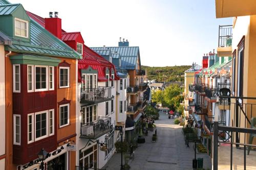 Mont-Tremblant Pedestrian Village Hôtel | Place Saint Bernard Mont Tremblant