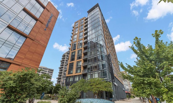 Bluemont Hôtel | Placemakr Marymount Ballston