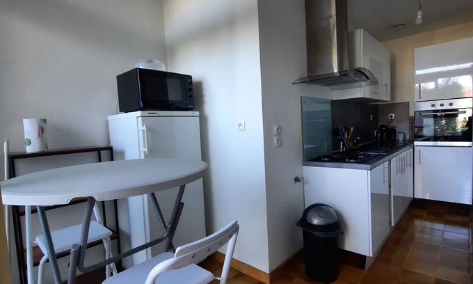 Auxonne Appartement | "Plain-Pied Charmant 56m²: Prox. Centre-Ville, Cuisine Équipée - Idéal 7 Pers."