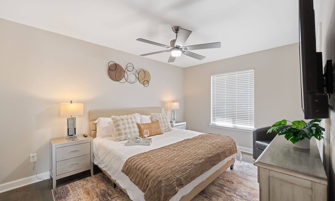 Fox Valley Maison | Plainfield FHS Rental – Monticello Cir
