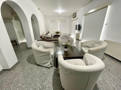 Ayios Dhometios Appartement | Platform 357 Gravias Spacious Apartment