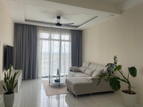Taman Tampoi Indah Appartement | Platino Comfort Suite
