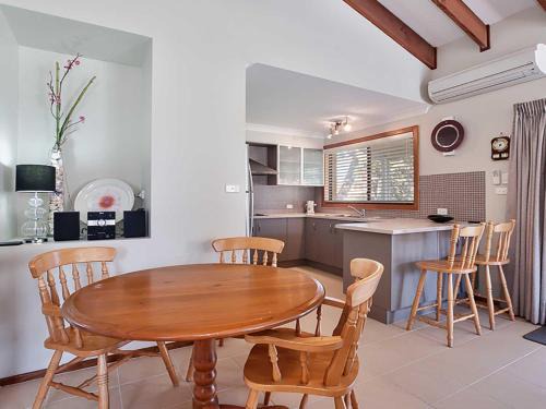 Nelson Bay Appartement | Plattens 2 great duplex so close to the water