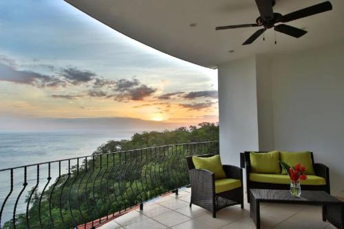 Playa Flamingo Maison | Playa Flamingo - 2 BR condo with great ocean views - FLAMINGO TOWERS 25