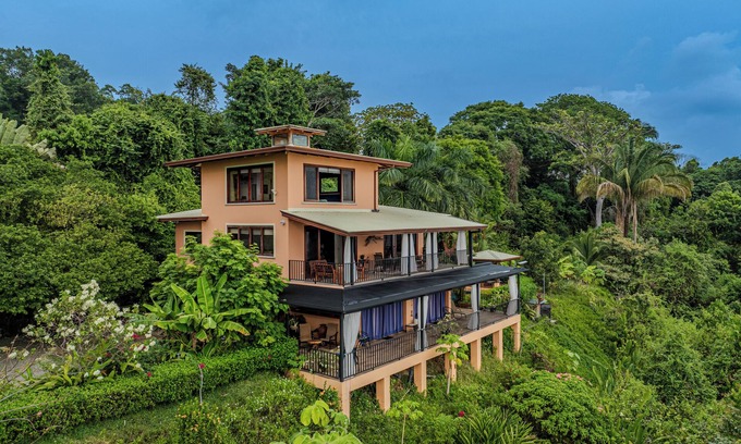 Dominical Maison | Playa Guapil near Dominical 25 Acre Estate - Amazing Ocean Views & Wildlife!!