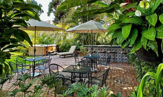 Lourdes Hôtel | Plaza Chapala Hotel