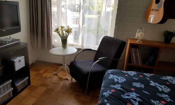 Municipality of Heemstede Appartement | Pleasant 2-bed apartment, good base for golf, cycling and hiking
