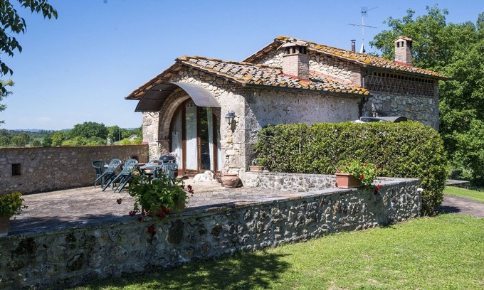 Poggiarello Maison | Délicieuse et typique ancienne grange convertie en maison de vacance dans le Chianti, région idéale pour visiter les principales villes historiques de Toscane.