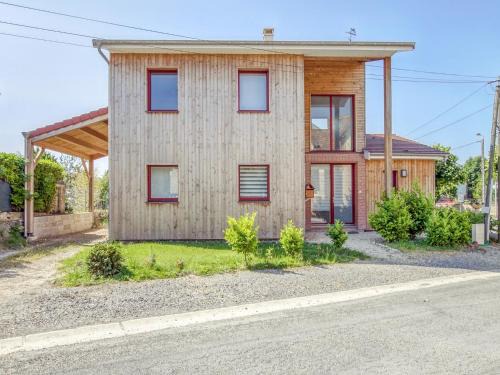 Challerange Maison | Pleasant Cottage in Challerange