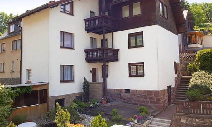 Steinbach-Hallenberg Appartement | Appartement moderne à Steinbach-Hallenberg avec jardin privé