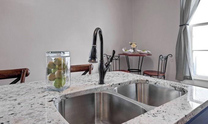 Germantown Appartement | Pleasant duplex with AC in The Highlands, Louisville - WiFi included