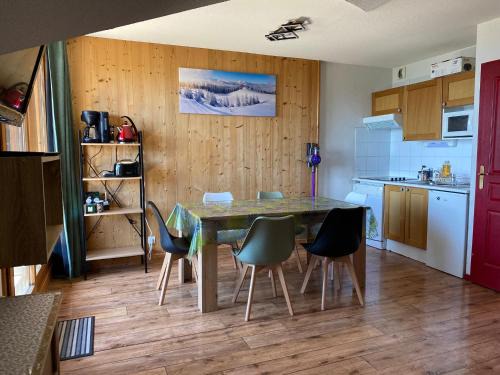Montgellafrey Appartement | Plein sud, grande pièce de vie, vue imprenable sur les montagnes et parking couvert privé