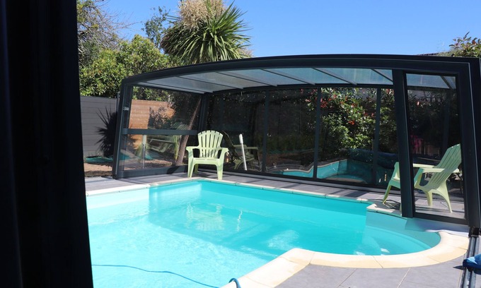 Redene Villa | Plénitude Bretonne piscine couverte chauffée à l année ,jacuzzi, massages