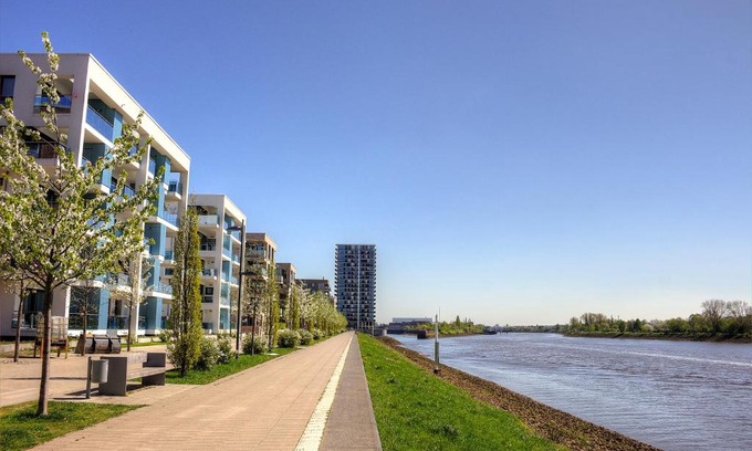 Uberseestadt Appartement | Plenus Cloudloft River