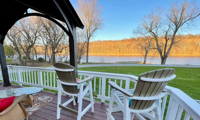 Bakerton Maison | Plum Lazy on the Potomac