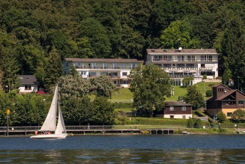 Waldeck Hôtel | PlusNaturHotel direkt am Ederseeufer Waldhotel Wiesemann und Ferienapartments