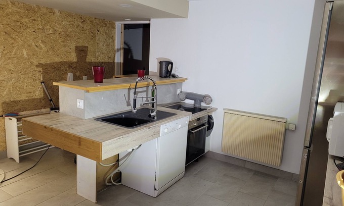 Charency-Vezin Appartement | Vrbo Property