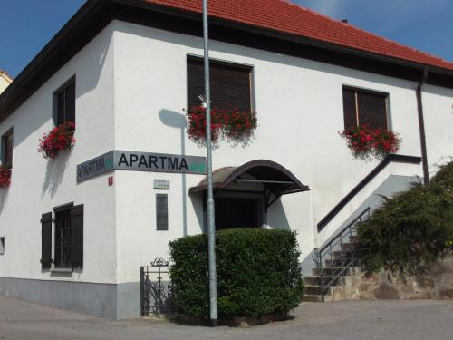 Ormoz Maison | POČITNIŠKA HIŠA KOG