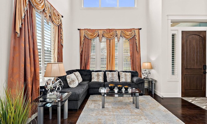 Port Orchard Maison | PO2: ORCHARD VILLA