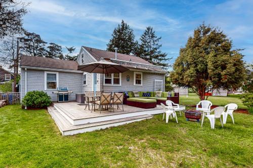 Cataumet Maison | Pocasset Heights Hideaway