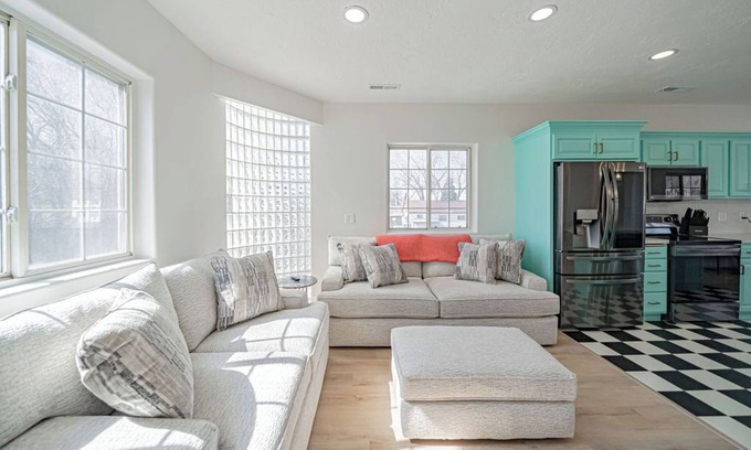 Pocatello Appartement | Pocatello: Retro 2 bed 2 bath