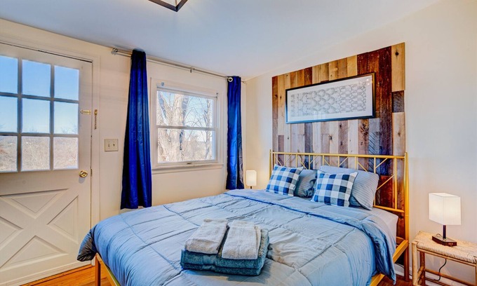 Sciota Cottage | Poconos Mountain View Cottage Near Skiing, Hiking NO CLEANING FEE!