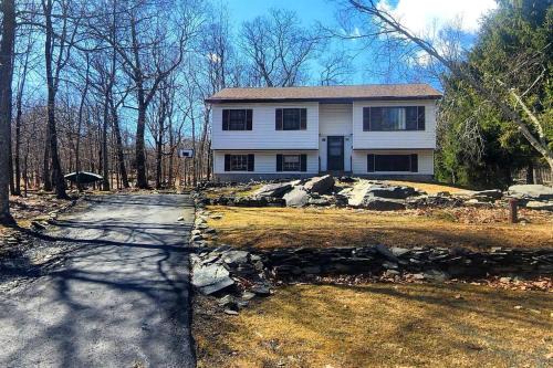Pocono Mountain Lake Maison | Poconos Retreat