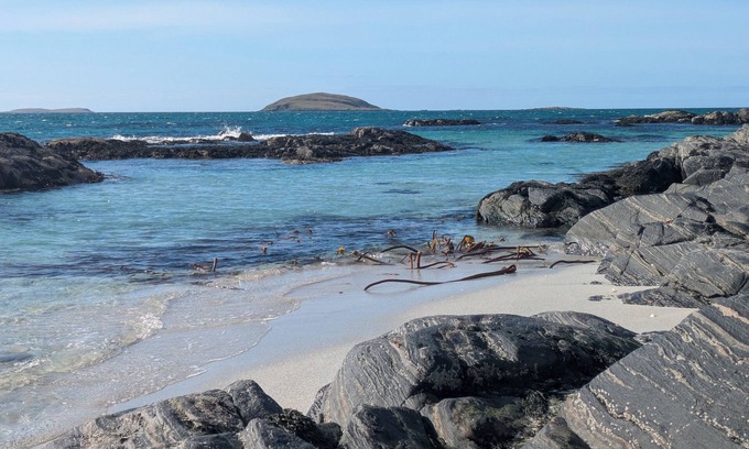 Eriskay Cabine | Pod Beag Beside the Sea, Isle of Eriskay