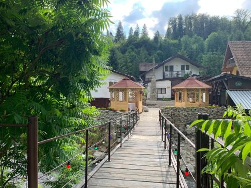 Cartisoara Cabine | Podul De Brazi