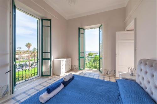 Marina di Massa Maison | [- Poetic Seafront Penthouse Versilia -]