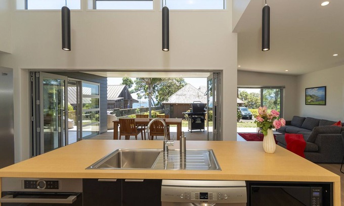 Coopers Beach Maison | Pohutukawa Beach House