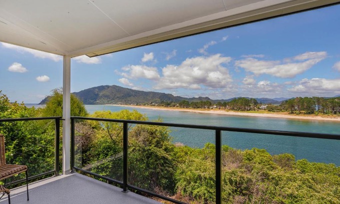 Tairua Maison | Pohutukawa on Paku - Tairua Holiday Home