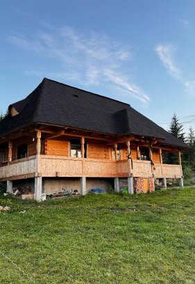 Neagra Sarului Cabine | Poiana cu Sinziene