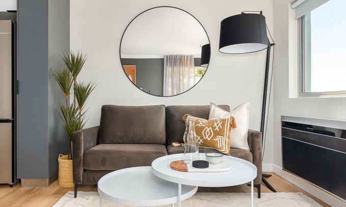 Green Point Appartement | Point Break | Sleek Studio | Mountain Views