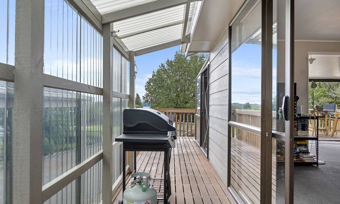 Rototai Maison | Point Retreat - Lake Rotoiti Holiday Home